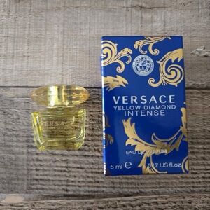 Versace Yellow Diamond Intense Fragrance